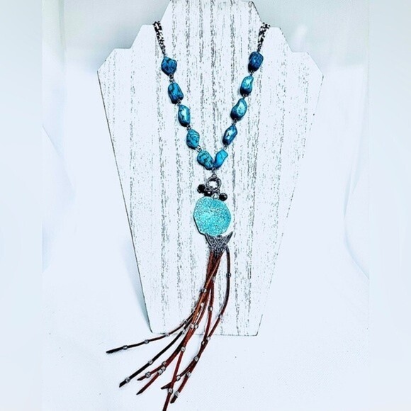 SHYANNE WOMEN'S TURQUOISE COLORED BEADED PENDANT CHARM NECKLACE‎ - Picture 1 of 8